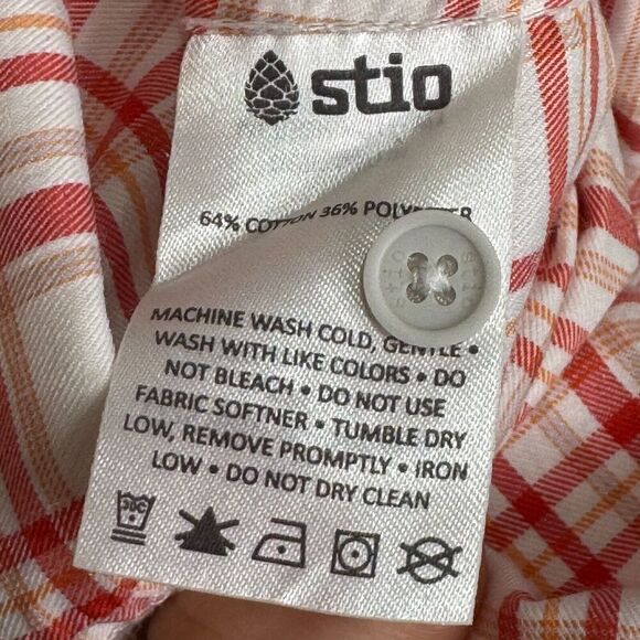 STIO Women’s Shirt Size Medium Red Plaid Long Sleeve Button Down - Picture 6 of 7